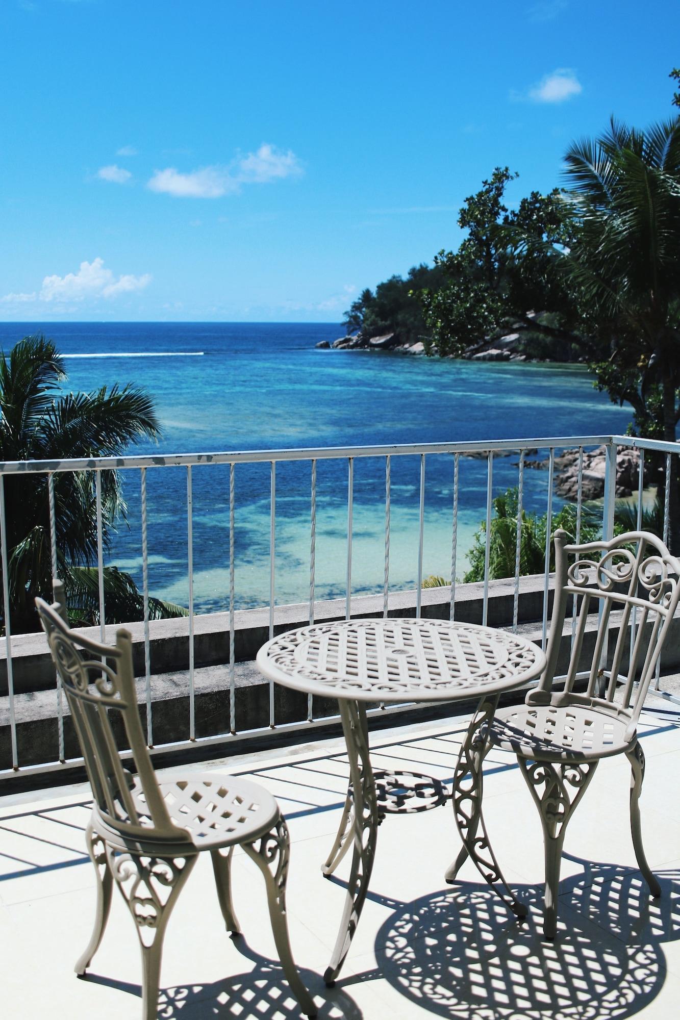 Crown Beach Hotel Seychelles Pointe Au Sel Bagian luar foto