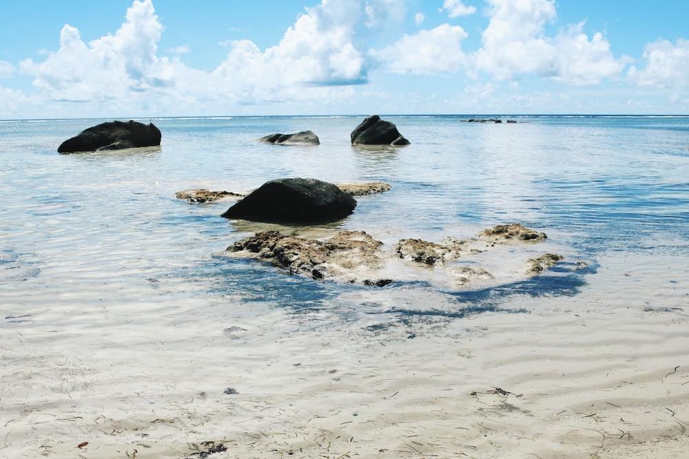 Crown Beach Hotel Seychelles Pointe Au Sel Bagian luar foto