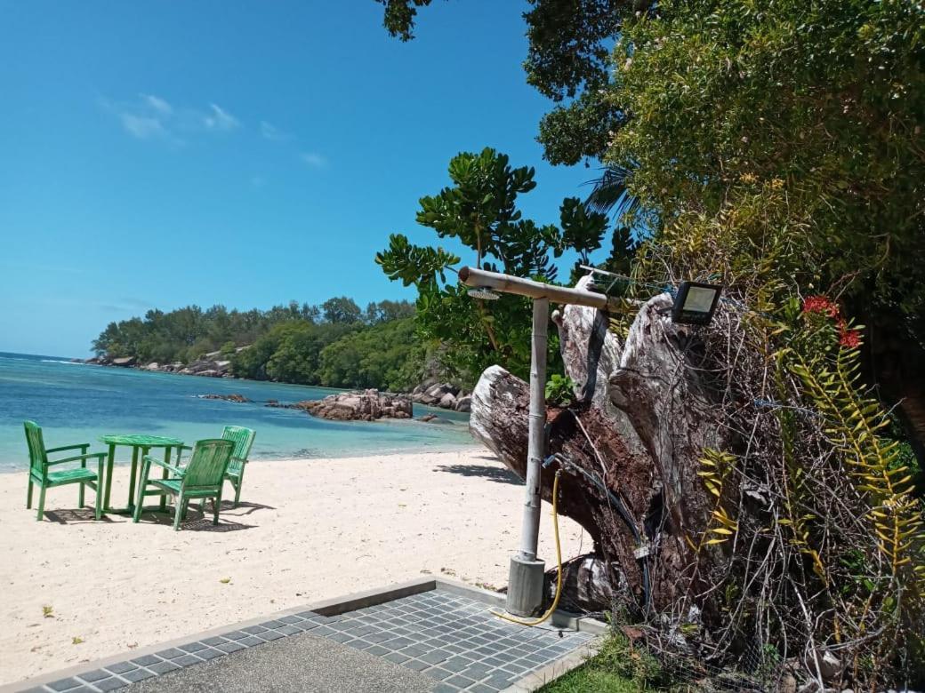 Crown Beach Hotel Seychelles Pointe Au Sel Bagian luar foto